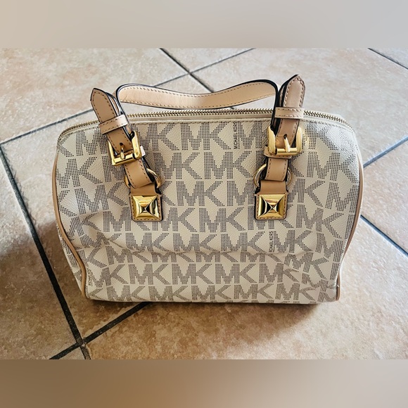 Michael Kors Grayson medium satchel w/matching checkbook cover - Picture 3 of 14